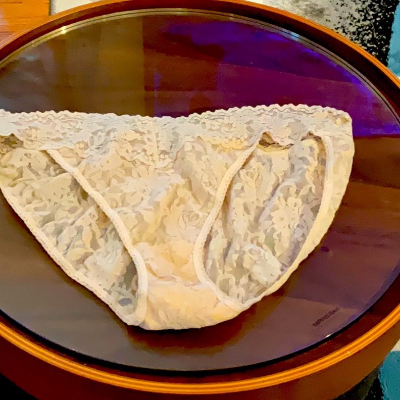 Hanky-Panky Women’s Panties Cream, Lace Size Large